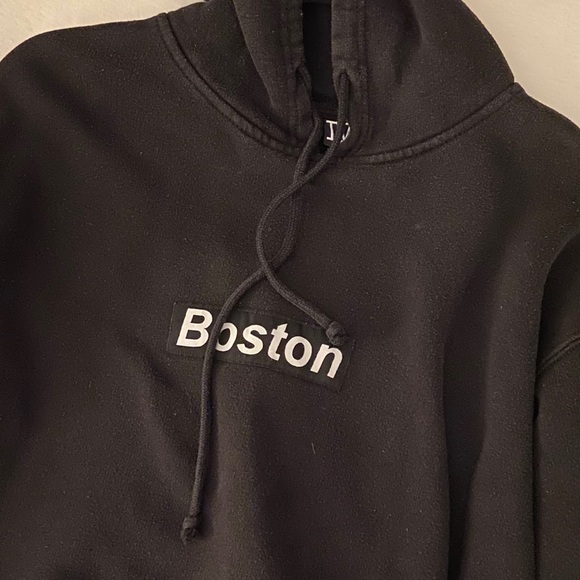 IV Boston Hoodie - Picture 2 of 3